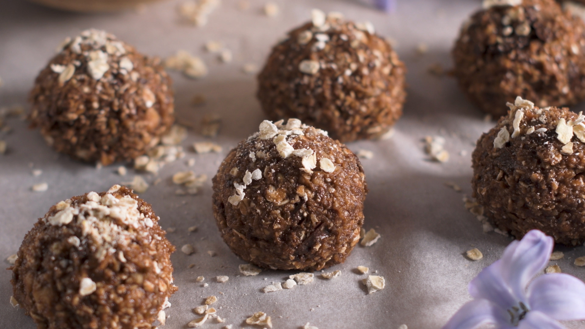 No Bake Chocolate Energy Bites – My Fridge Staple for Real-Life Energy